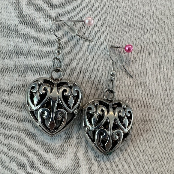 Silver tone engraved hearts earrings for pierced ears - Picture 7 of 7